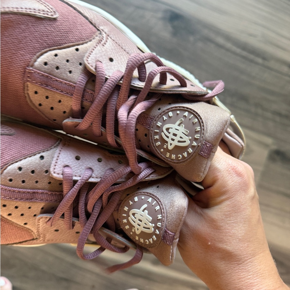 Nike Women's Air Huarache Run Running Shoes Sneakers Size 7.5 sporty - Picture 8 of 10